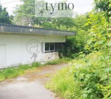 L'achat d'un terrain de 500 m2  avec un atelier et 1 maison la maison va être mise  a terre