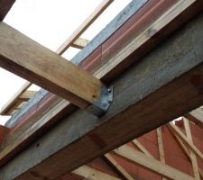 Fixation de la charpente &agrave; l'arrache