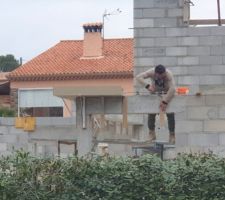 Maçonnerie le 12/02/21: En route pour le coffrage des casquettes de toit