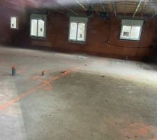 Plus qu'&agrave; attendre que la dalle s&egrave;che pour d&eacute;marrer le placo