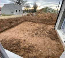 Décaissement du pourtour de la maison et de la future terrasse