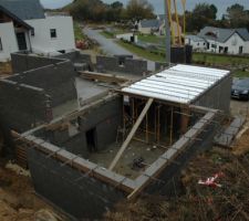 Vue d'ensemble du 1er niveau et du garage