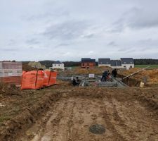 Montage des canalisations dans le vide sanitaire