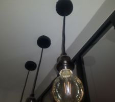 Suite d'eau au rez de chaussé, plafond imbibé d'eau, luminaire HS.