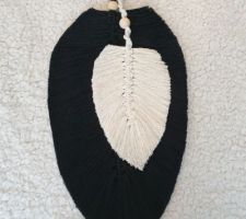 Feuilles macramé # noir/blanc # DIY# Perles et anneaux en bois # on ne m'arrête plus...