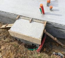 Support pour le module extérieur de la pompe à chaleur.