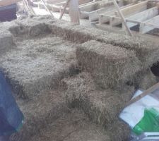 Transfert des bottes stock&eacute;e en zone sud --> sur solivage zone nord