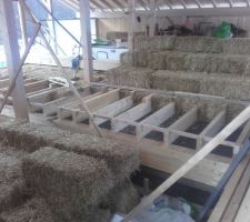 Transfert des bottes stock&eacute;e en zone sud --> sur solivage zone nord