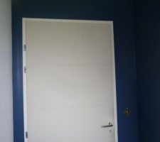 Les WC du RdC avant (peinture bleue marine, ce n'était pas la couleur voulue).