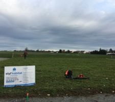 Suite au courrier du constructeur Stylhabitat, nous avons procédé lundi 15 février au nettoyage du terrain afin que l'implantation se fasse
