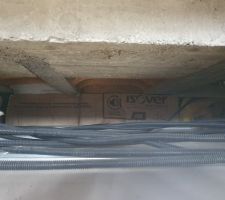 Il manque un bloc polystyrène dans la voûte du plancher. Le cdt dit que ça ne sert qu'au coffrage alors que le fournisseur dit que cela empêche le pont thermique!!!