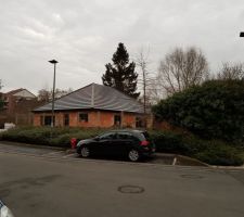 Toiture faite avec la charpente en 4 jours au total
Pose des gouttières en 1/2 journée