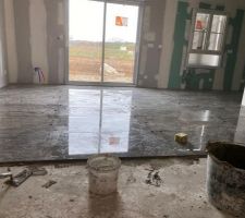 Pose du carrelage 120x60, il manquera les joints