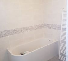 Salle de bain étage carrelage terminé !