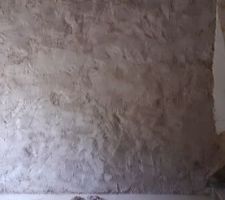 Dégrossis chaux sable sur murs extérieurs