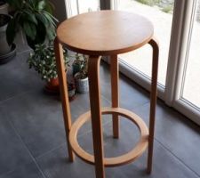 Tabouret de bar servant de porte plante avant relookage