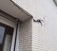 Fissures des linteaux sur la façade