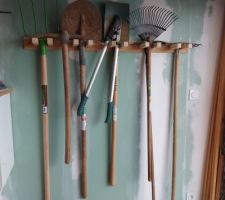 Étagère à outils de jardin