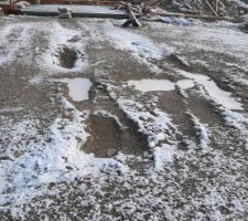 Le retour du gel et l'arrivée de la neige. On a eu chaud pour le coulage (même si maintenant, il fait froid) !