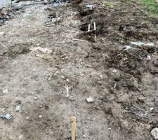 Les ouvriers du voisin ont gratt&eacute;s au moins 50 cm