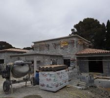 Toiture garage et chambre quasi terminée, il manque les arêtiers les rencontres, closoirs et solins.