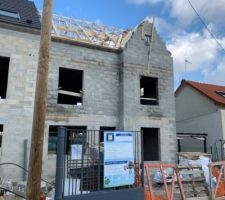 Charpente livrée et posée dans la foulée