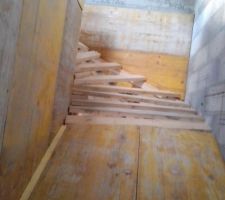 Zut, ils m'ont collé un escalier en bois