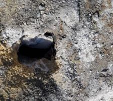 Trou ...couvercle puisard défoncé