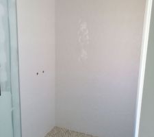 Douche bureau/chambre d'amis.