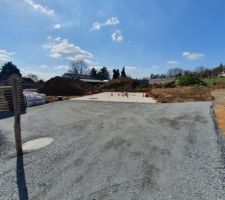Cour et drainage terminés
On peut enfin accéder au chantier en voiture