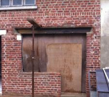 Ouverture pour la futur cuisine (fen&ecirc;tre de 2m20 par 1m20)

Comparez avec les photos du d&eacute;but pour mieux comprendre ^^