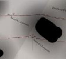 Comme vous le voyez sur cette photo, notre terrain dispose bien des 15.30 qu'il nous fallait pour accueillir la maison que nous souhaitons.Une bonne nouvelle et moins de stress!