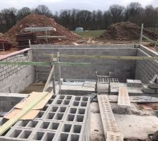 Elevation des murs de la cave