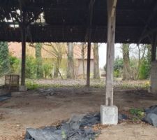 Terrain vue de fa&ccedil;ade