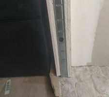 La pente bien visible dans le couloir