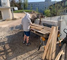 Le poulailler en cours de fabrication