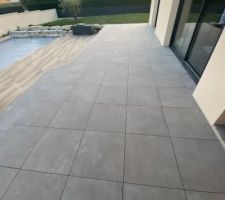 Finalisation terrasse carrelage gris 60*60 (pose sur plots)