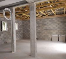 Intérieur de la maison avant la pose des cloisons intérieures - 06/04/21