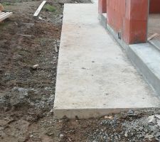 Alignement béton terrasse perfectible