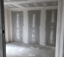 Chambre d'amie ponc&eacute;e