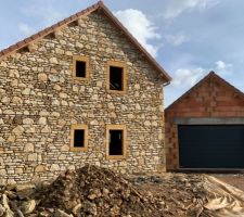 Notre beau pignon en pierres