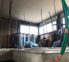 Suite du placo plafond de l'étage