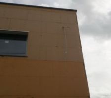 L'isolation ext&eacute;rieure &eacute;tait cens&eacute;e ne pas rester trop longtemps expos&eacute;e aux intemp&eacute;ries...