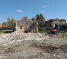 D&eacute;molition de la grange.