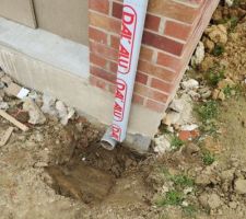 Aération vide sanitaire. Problème avec gouttière