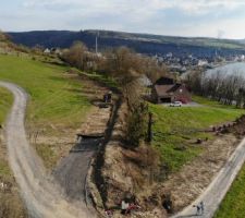 Terrassement du chemin et acheminement de l'elec