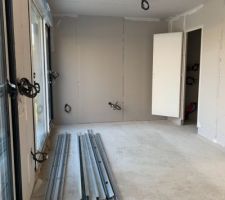 Plaquistes J+10, suite et fin. Salle à manger et cellier