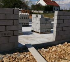 El&eacute;vation des murs - 2&egrave;me jour