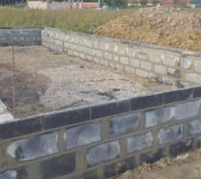 R&eacute;alisation du vide sanitaire sur 3 rang&eacute;es de parpaings