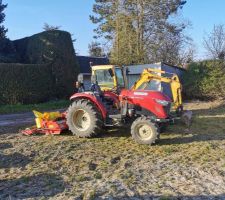 Arrivée des machines pour Aménager le jardin